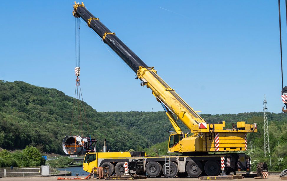 Truck-mounted & Crawler Cranes